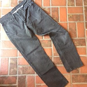 Men’s dark grey Levi jeans 541.